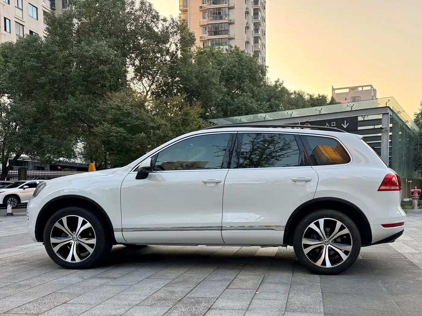 Volkswagen Touareg 2013 3.0TSI X 10th Anniversary Limited Edition фото 3