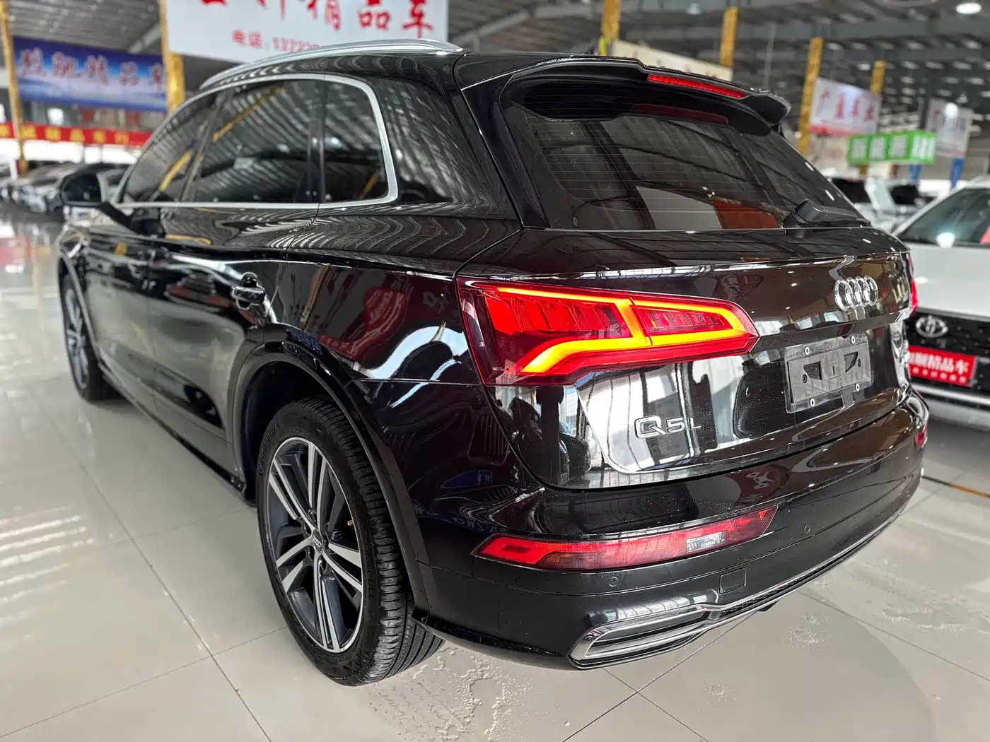 Audi Q5L 2020 Facelift 40 TFSI Honor Fashion фото 4
