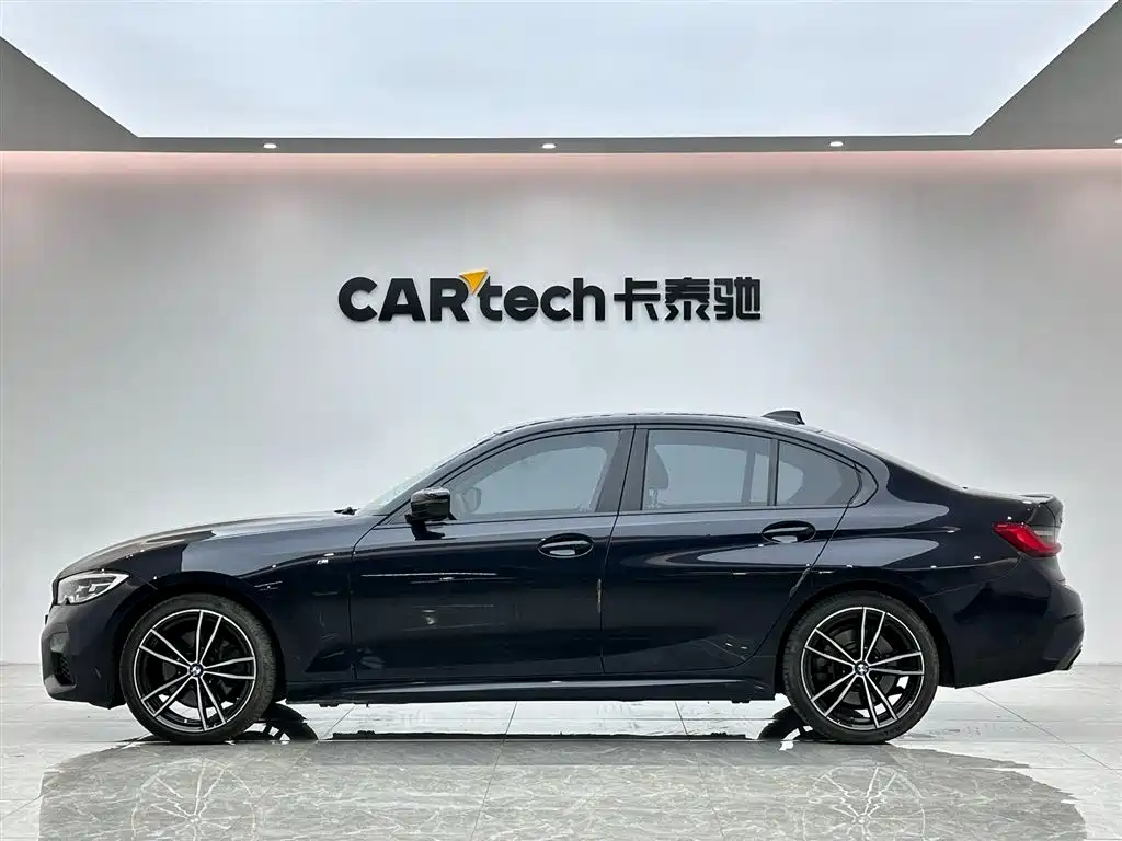BMW 3 Series 2020 330i M Sport Blackout Package фото 2