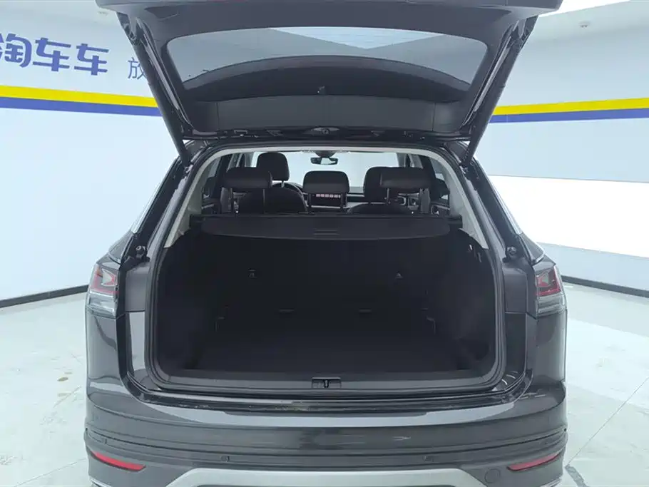 Volkswagen Tayron 2023 330TSI 2WD Luxury Plus Advanced Edition фото 4