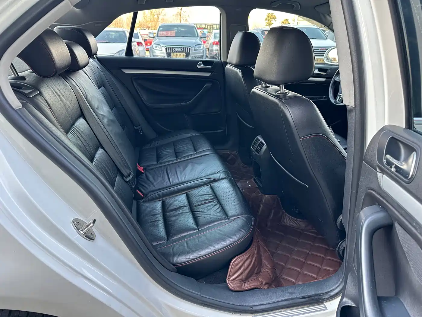 Volkswagen Sagitar 2011 1.8TSI Automatic Champion Edition фото 13