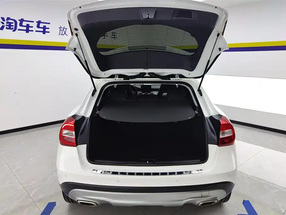 Mercedes-Benz GLA 2016 GLA 200 Dynamic фото 4