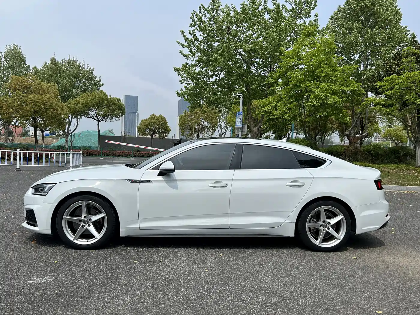 Audi A5 (Import) 2019 Sportback 40 TFSI Fashion фото 3