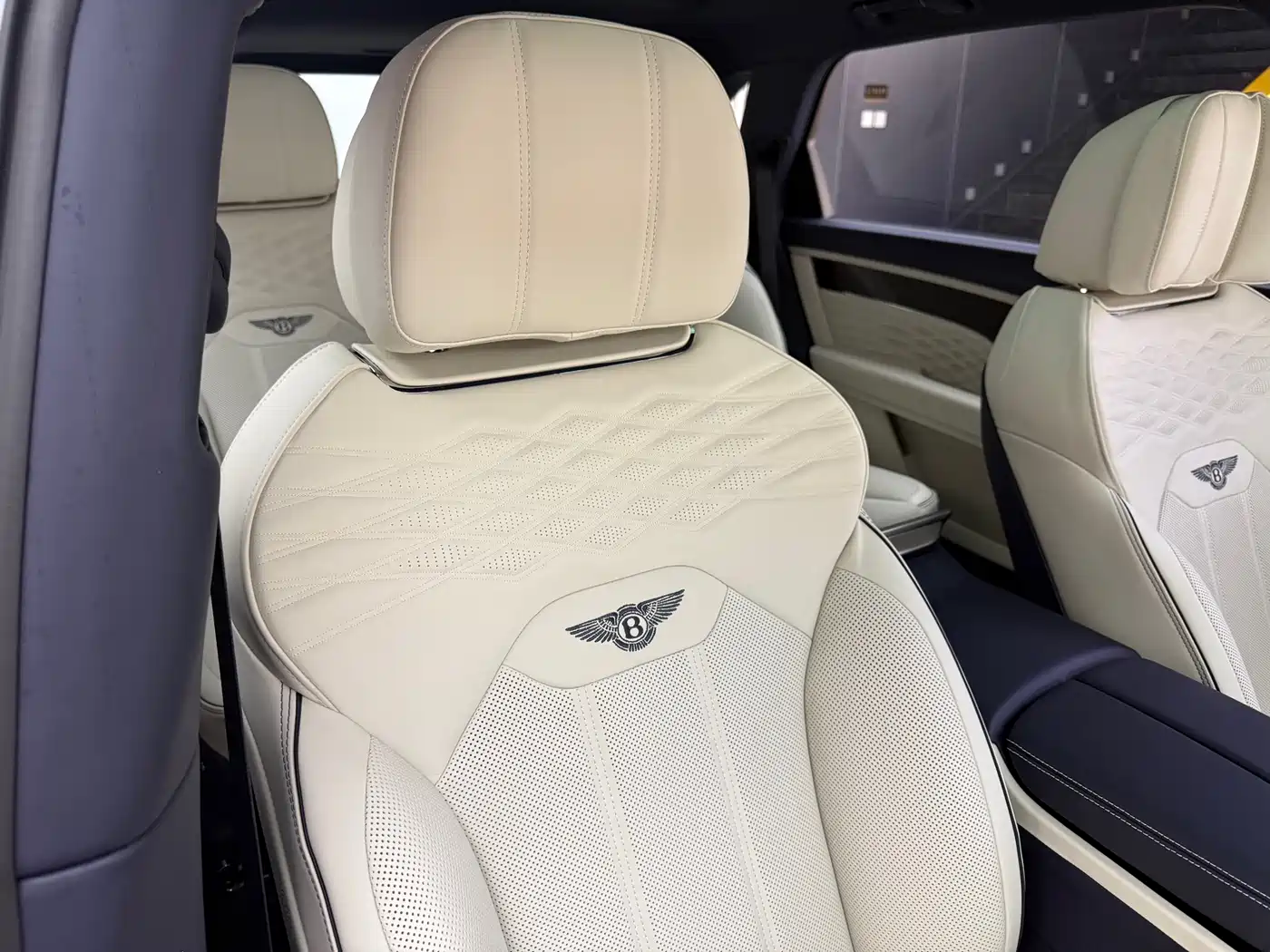 Bentley Bentayga 2025 2024 4.0T V8 Long Wheelbase Yadu Edition