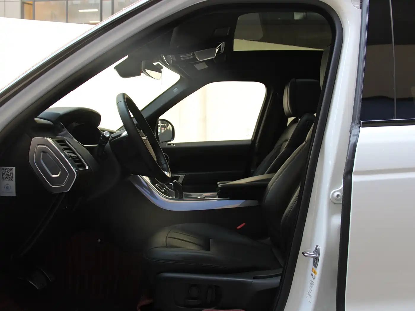 Land Rover Range Rover Sport PHEV 2018 Model P400e фото 14