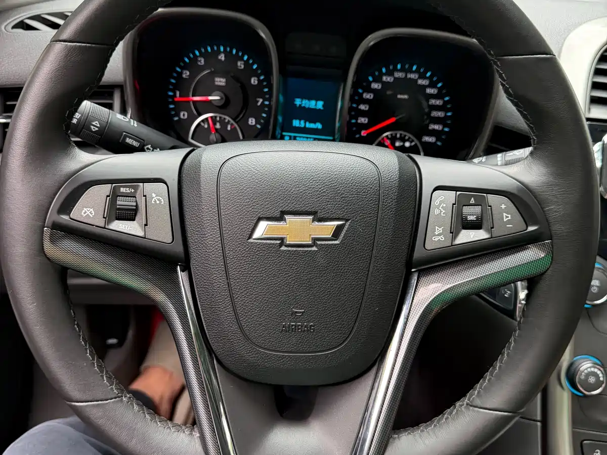 Chevrolet Malibu 2014 2.0L Automatic Luxury фото 14