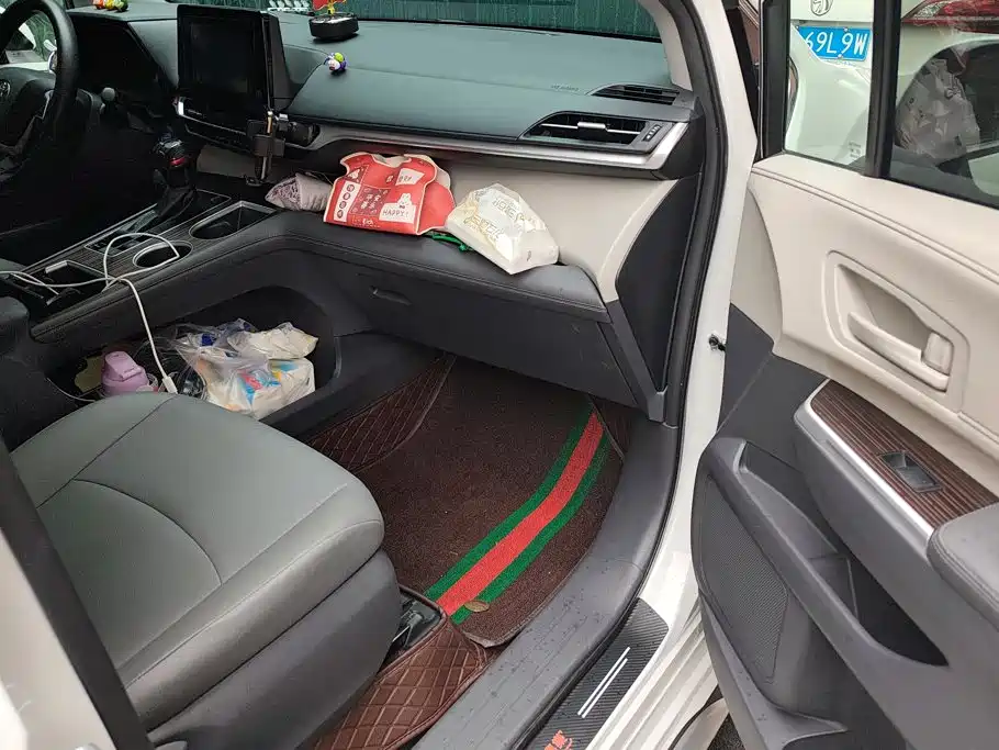 Toyota Granvia 2024 2023 2.5L Hybrid Comfort Edition