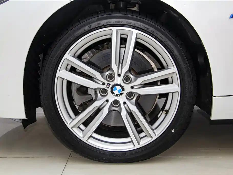 BMW 1 Series 2019 120i Leading M Sport Package фото 12