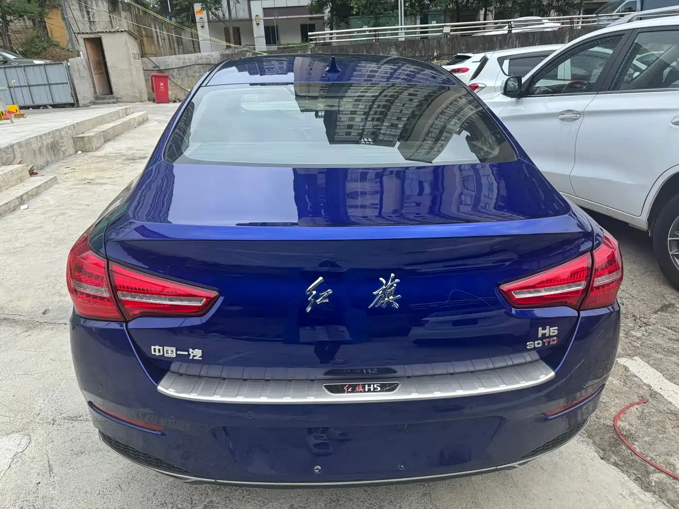 Hongqi H5 2018 2018 30TD Dynamic Edition