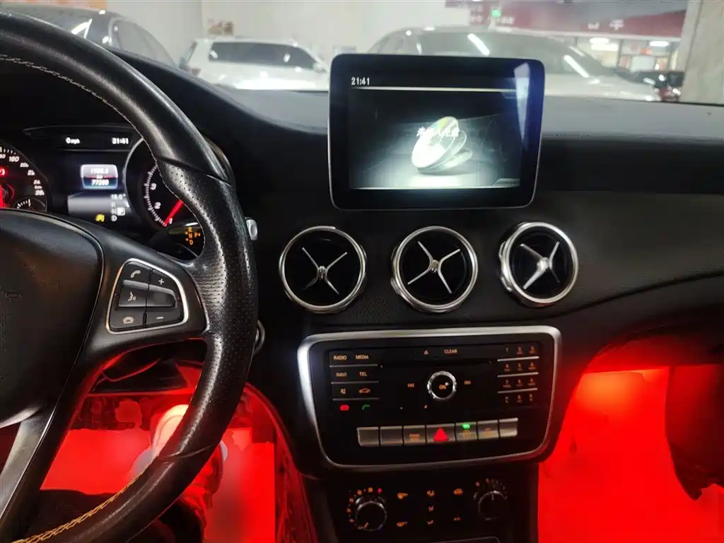 Mercedes-Benz GLA 2017 GLA 200 Fashion фото 10