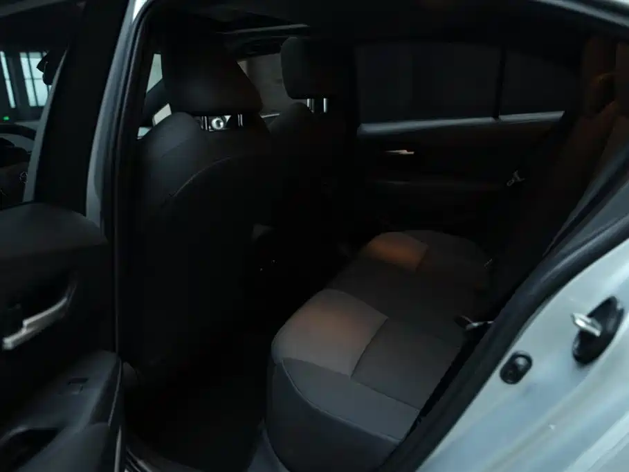 Toyota Levin 2022 185T CVT Luxury Edition фото 10