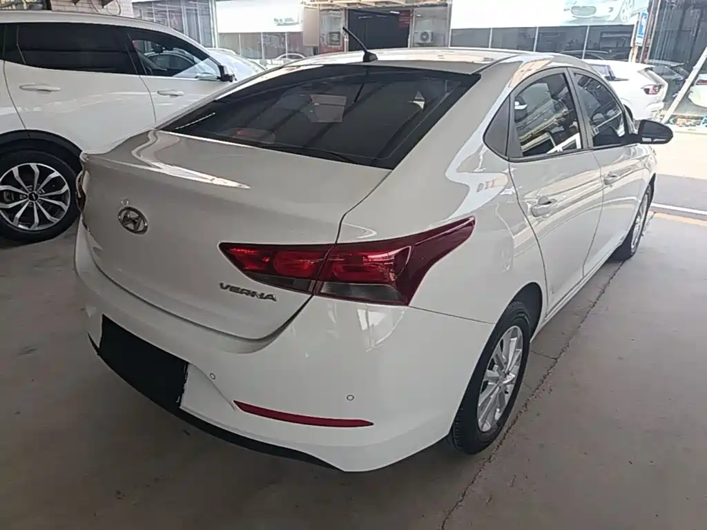 HYUNDAI ACCEPT