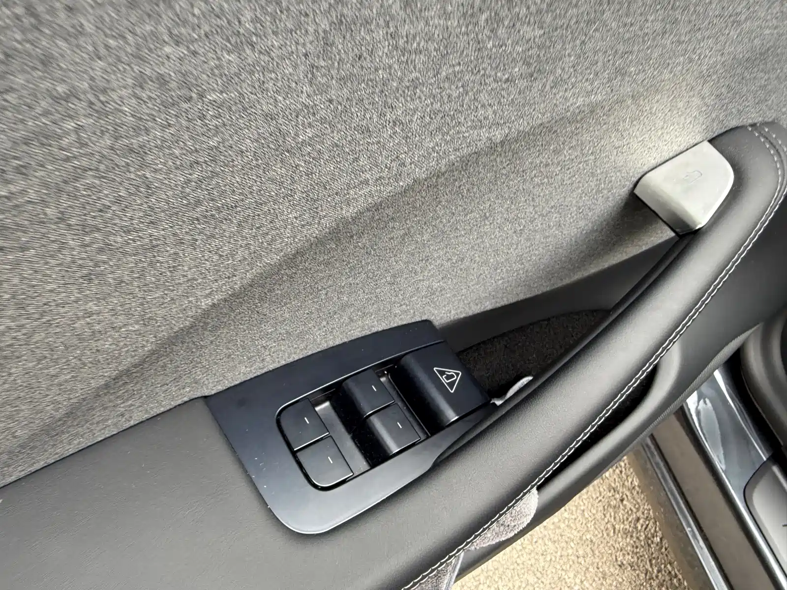 Фото 6 - Tesla Model 3