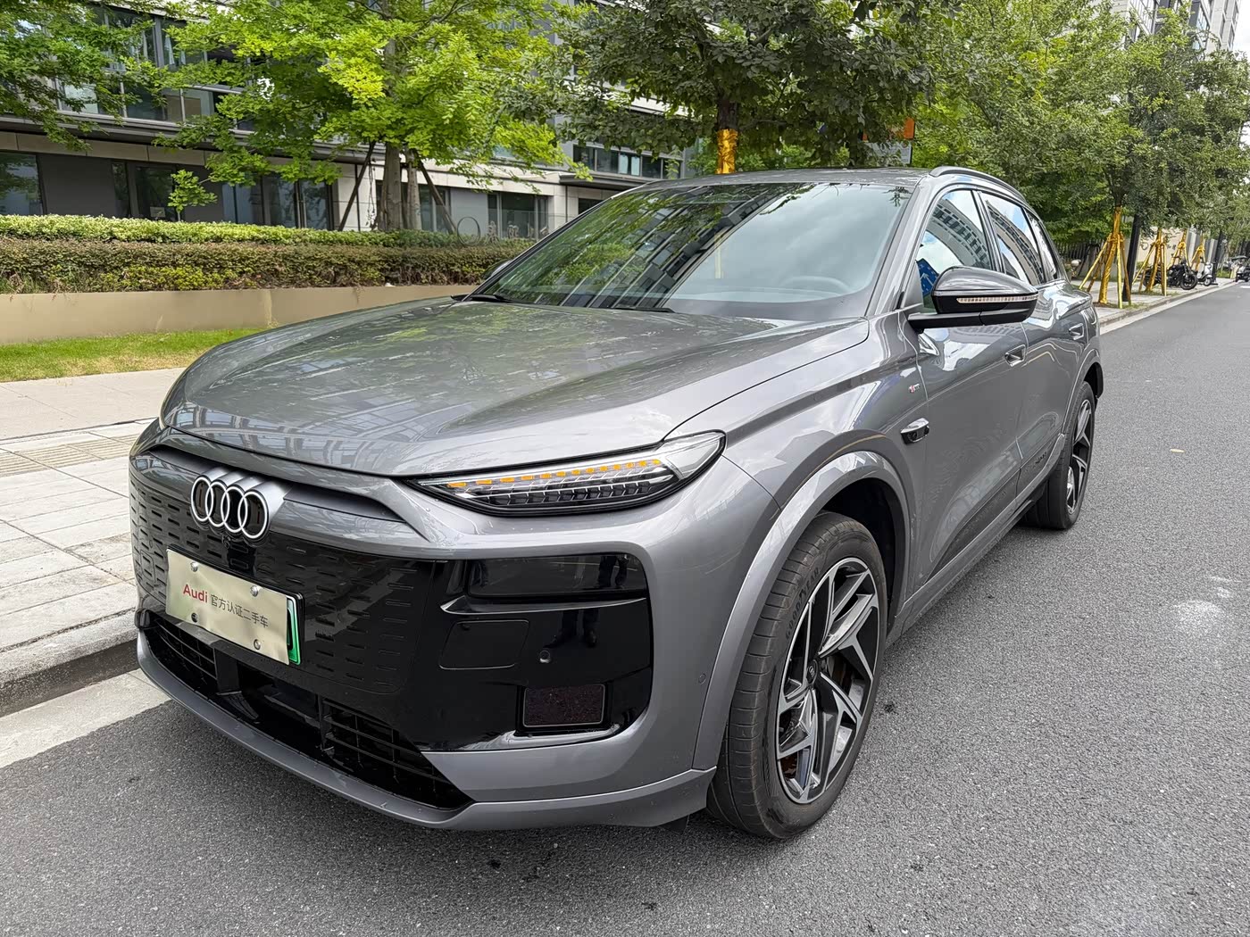 Audi Q6L e-tron