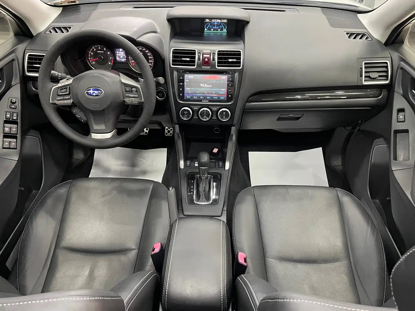 Subaru Forester 2015 2.5i Special Commemorative Edition фото 9