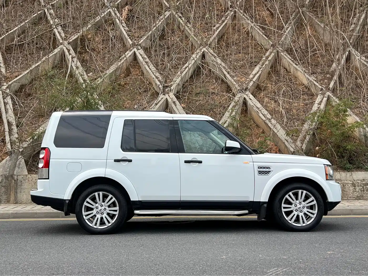 Land Rover Discovery 2011 3.0 SDV6 HSE Diesel фото 20