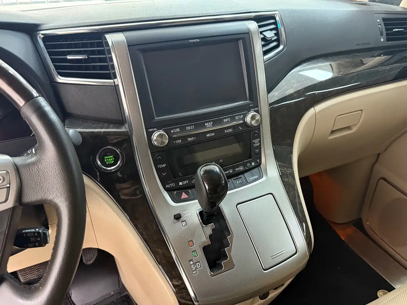 Toyota Alphard 2012 3.5L Luxury Edition фото 6