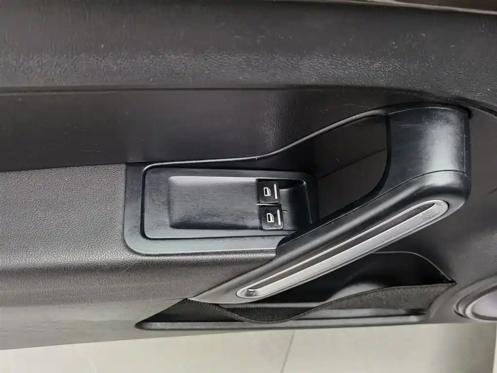Volkswagen Beetle 2013 1.2TSI Comfort фото 9