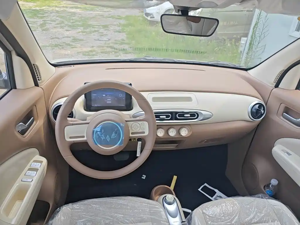 Wuling Motors Hongguang MINIEV 2026 2025 4-Door Advanced