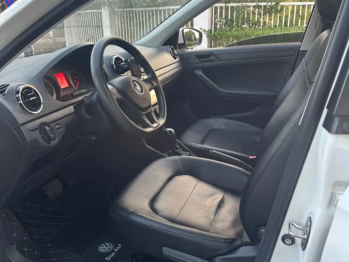 Volkswagen Jetta 2017 1.5L Automatic Fashion фото 4