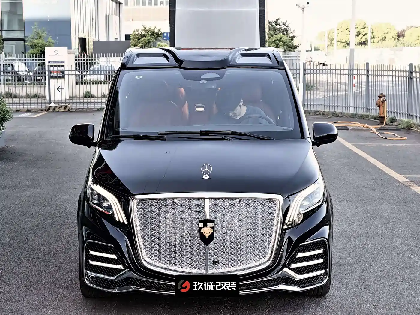 Mercedes-Benz Vito 2024 2.0T Elite Edition 7-Seater фото 2