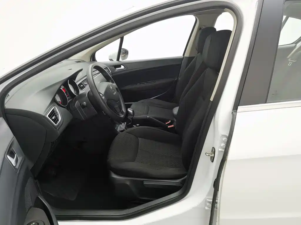 Peugeot 308 2015 2014 Model Joy Edition Classic 1.6L Manual Superior Style