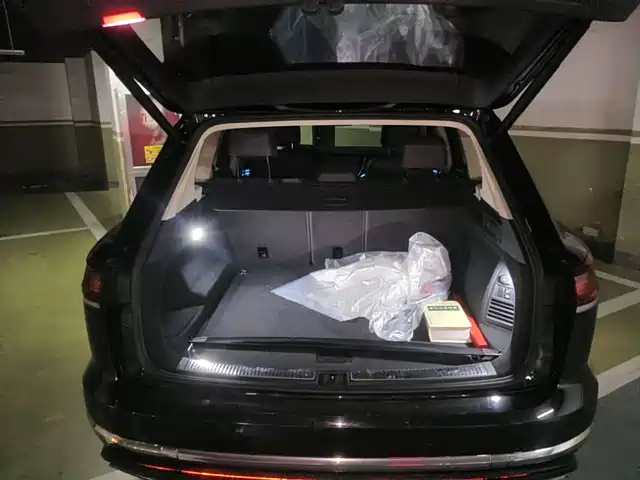 Volkswagen Touareg 2019 2.0TSI Sharp Wing Edition China VI — фото 5