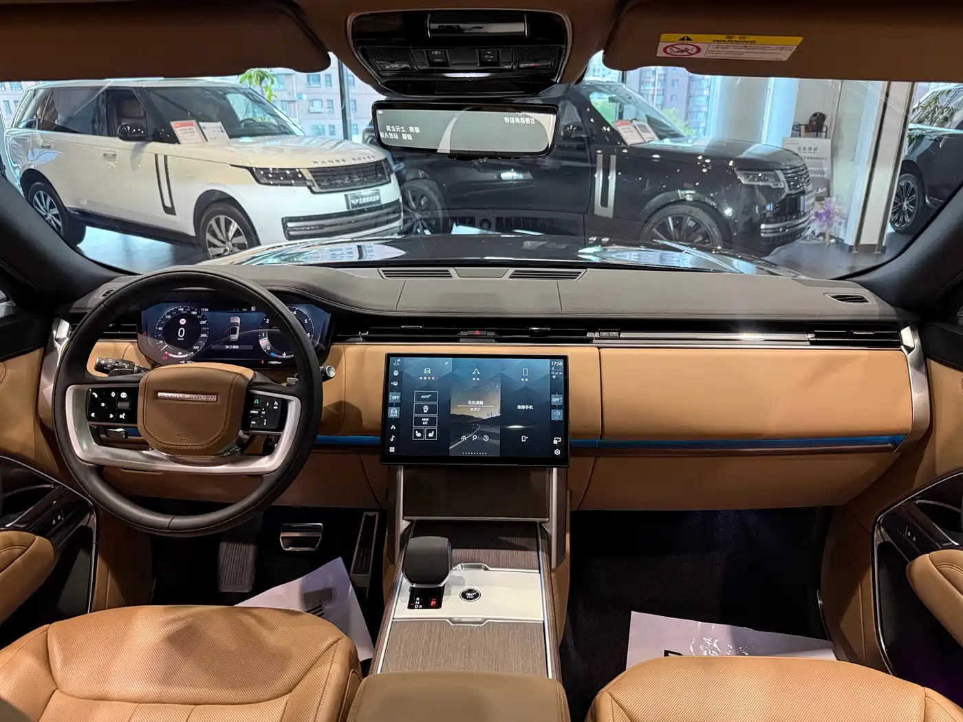 Land Rover Range Rover 2024 3.0 L6 400PS Golden Age Extended 7-Seater фото 7