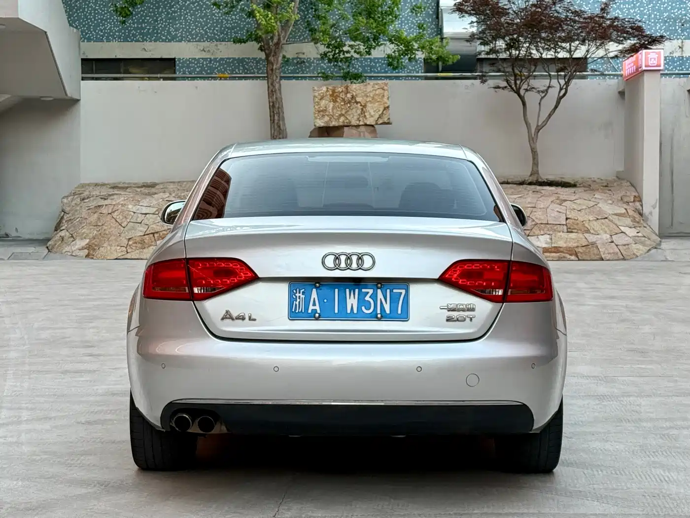Audi A4L 2010 2.0 TFSI Standard фото 5