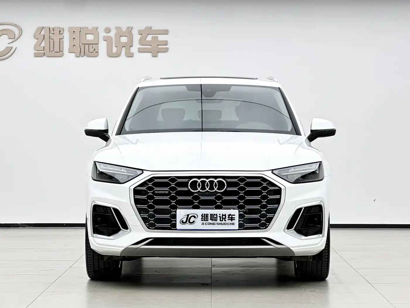 Audi Q5L 2022 45T Luxury Dynamic фото 2