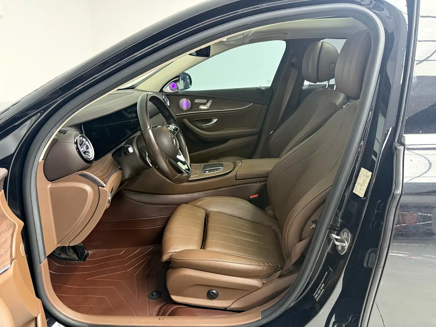 Mercedes-Benz E-Class 2022 Second Facelift E 300 L Luxury фото 12