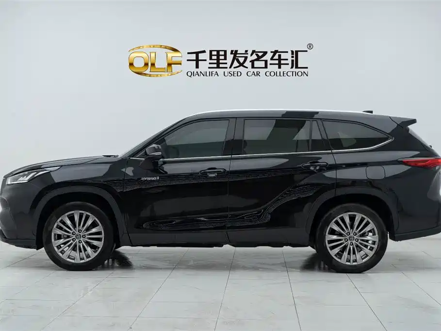 Toyota Highlander 2023 2.5L Smart Hybrid Dual Engine AWD Premium 7-Seater фото 8