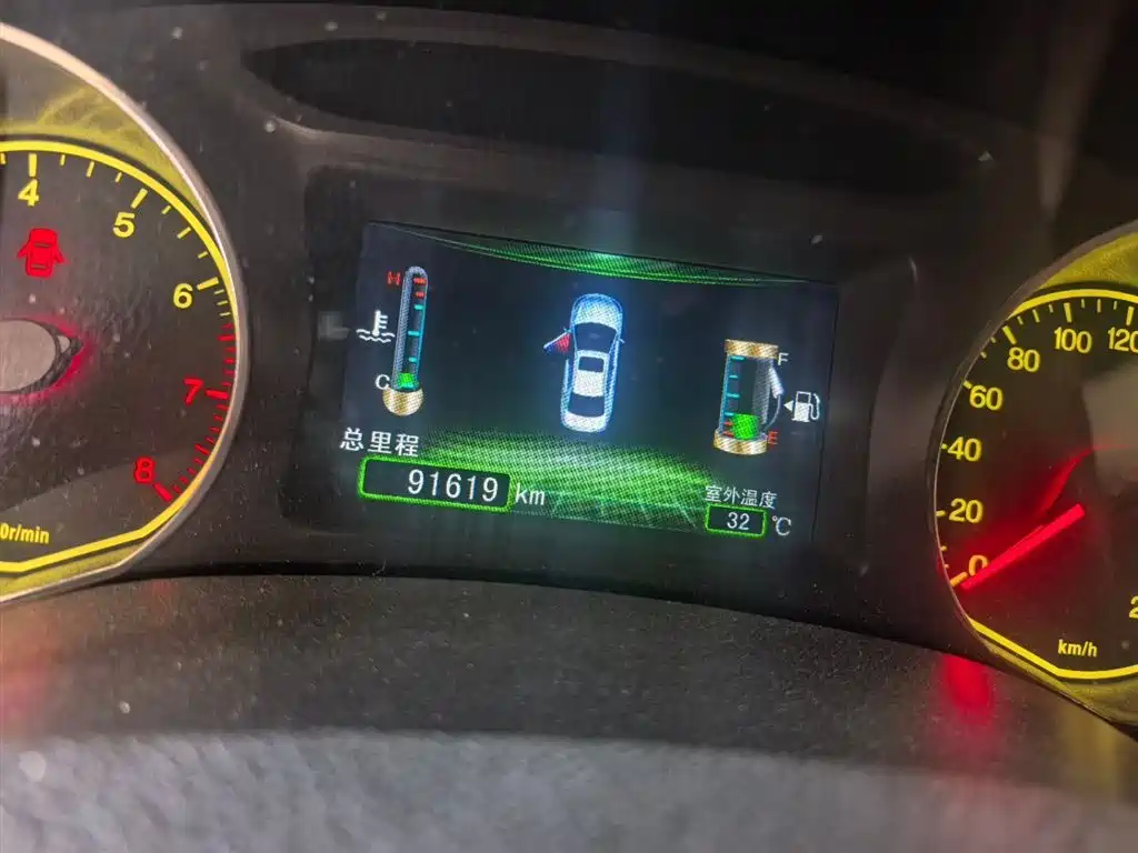 BYD Surui 2015 Facelift 1.5L Manual Comfort фото 8