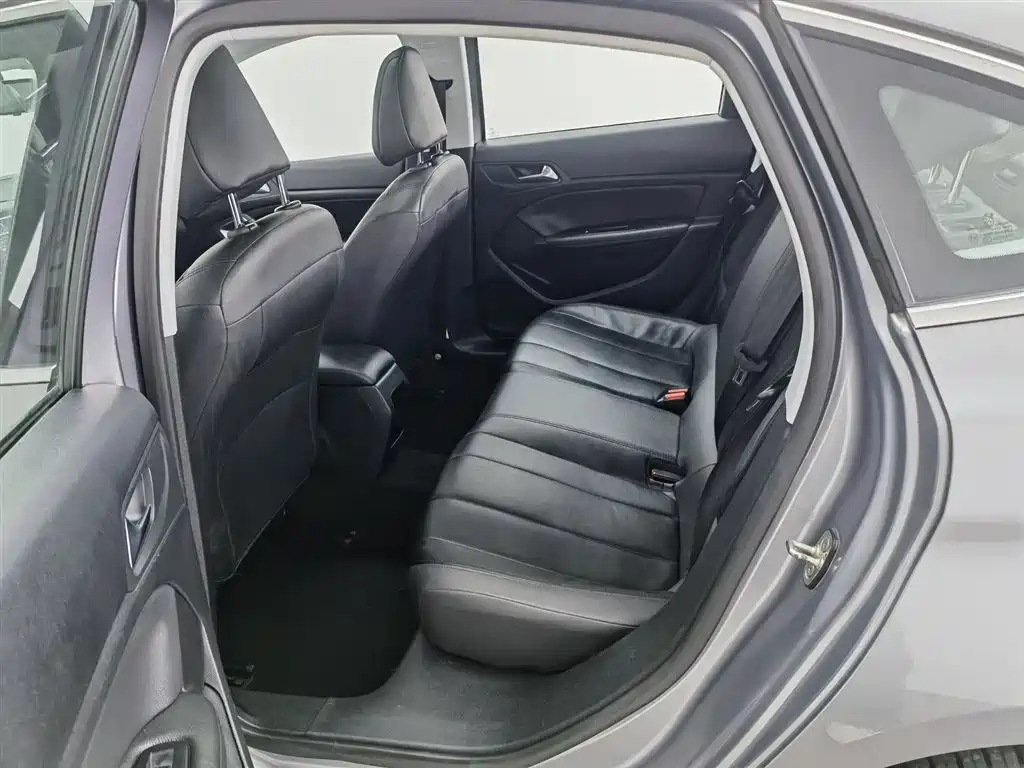 Peugeot 308 2016 230THP Automatic Luxury фото 15