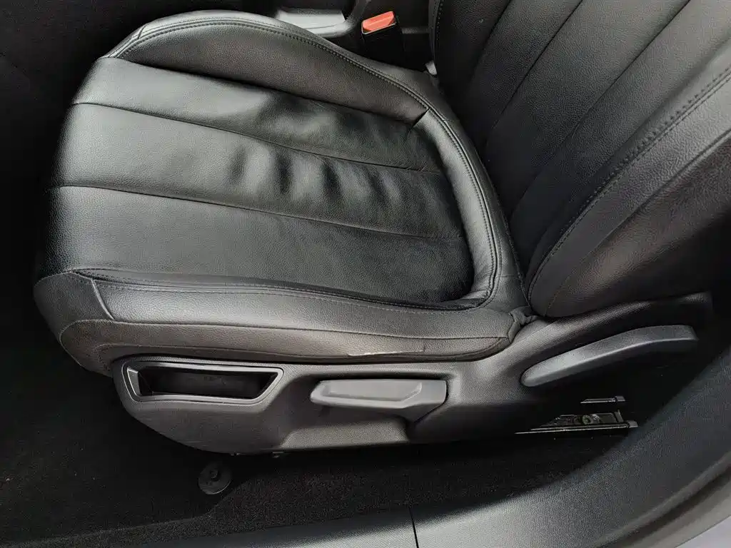 Peugeot 308 2016 230THP Automatic Luxury фото 20