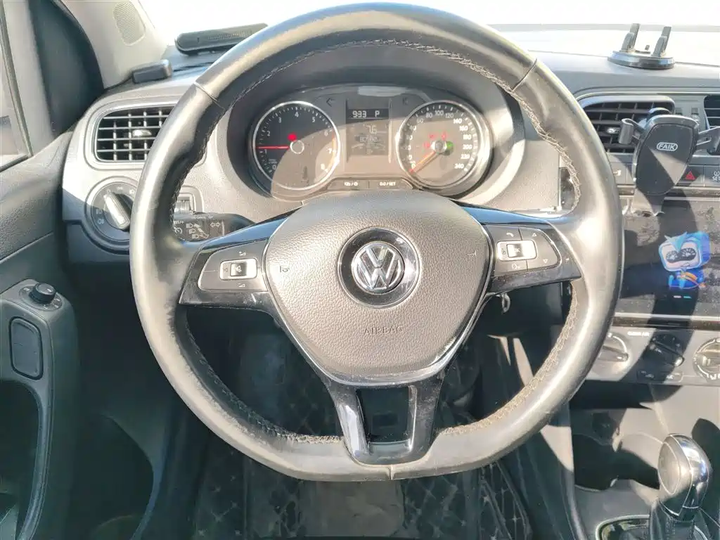 Volkswagen Polo 2018 1.5L Auto Comfort фото 3