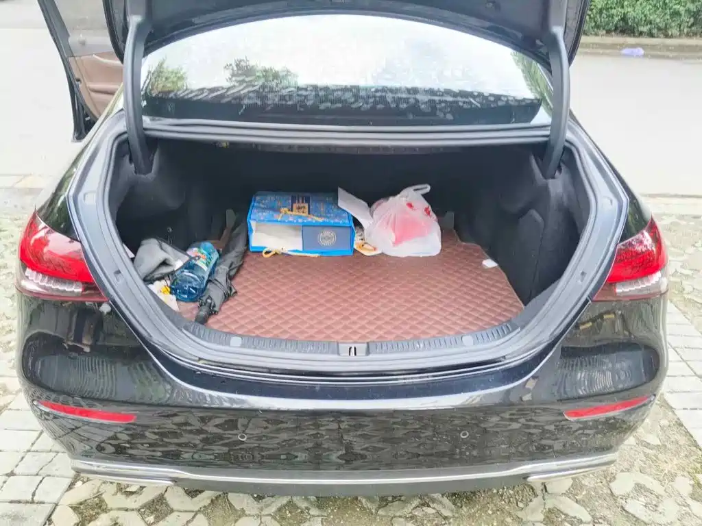 Mercedes-Benz E-Class, миниатюра 5