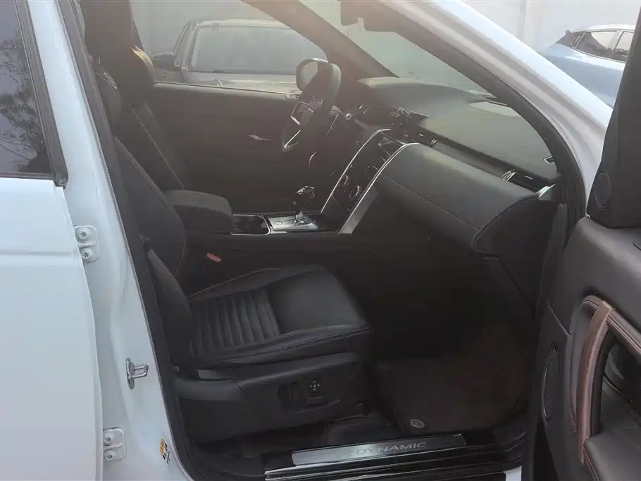 Land Rover Discovery Sport 2022 Model 249PS R-Dynamic SE Performance Tech Edition 5-Seater фото 8