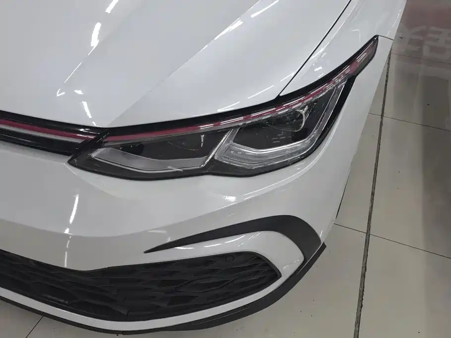 Фото 5 - Volkswagen Golf GTI