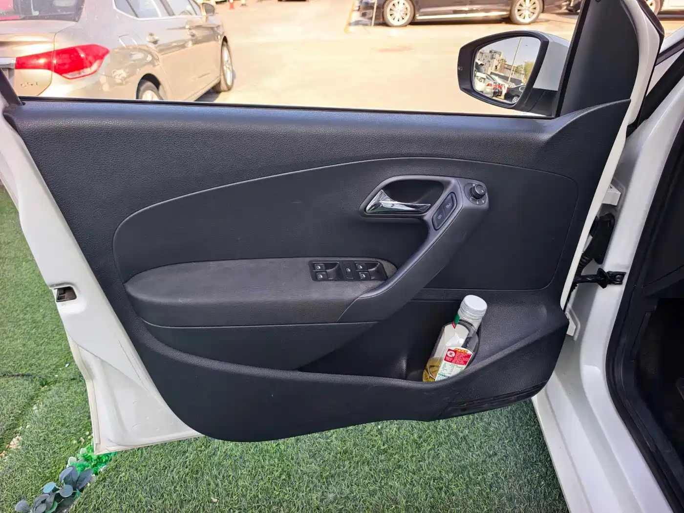 Volkswagen Polo 2016 1.4L Automatic Trend фото 10