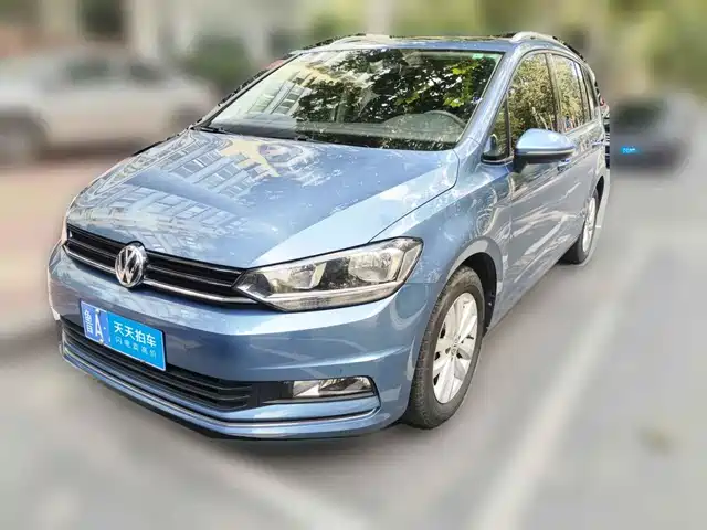 Volkswagen Touran 2018 Touran L 280TSI DSG Comfort 7-seater China V — фото 1
