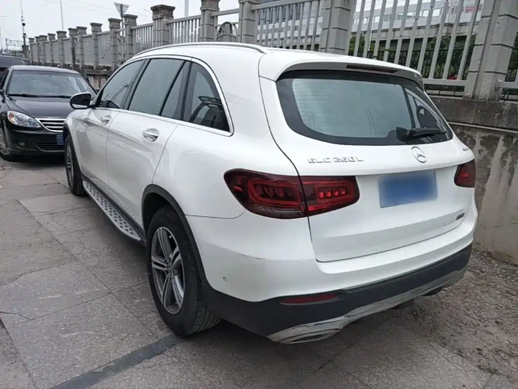 MERCEDES-BENZ GLC