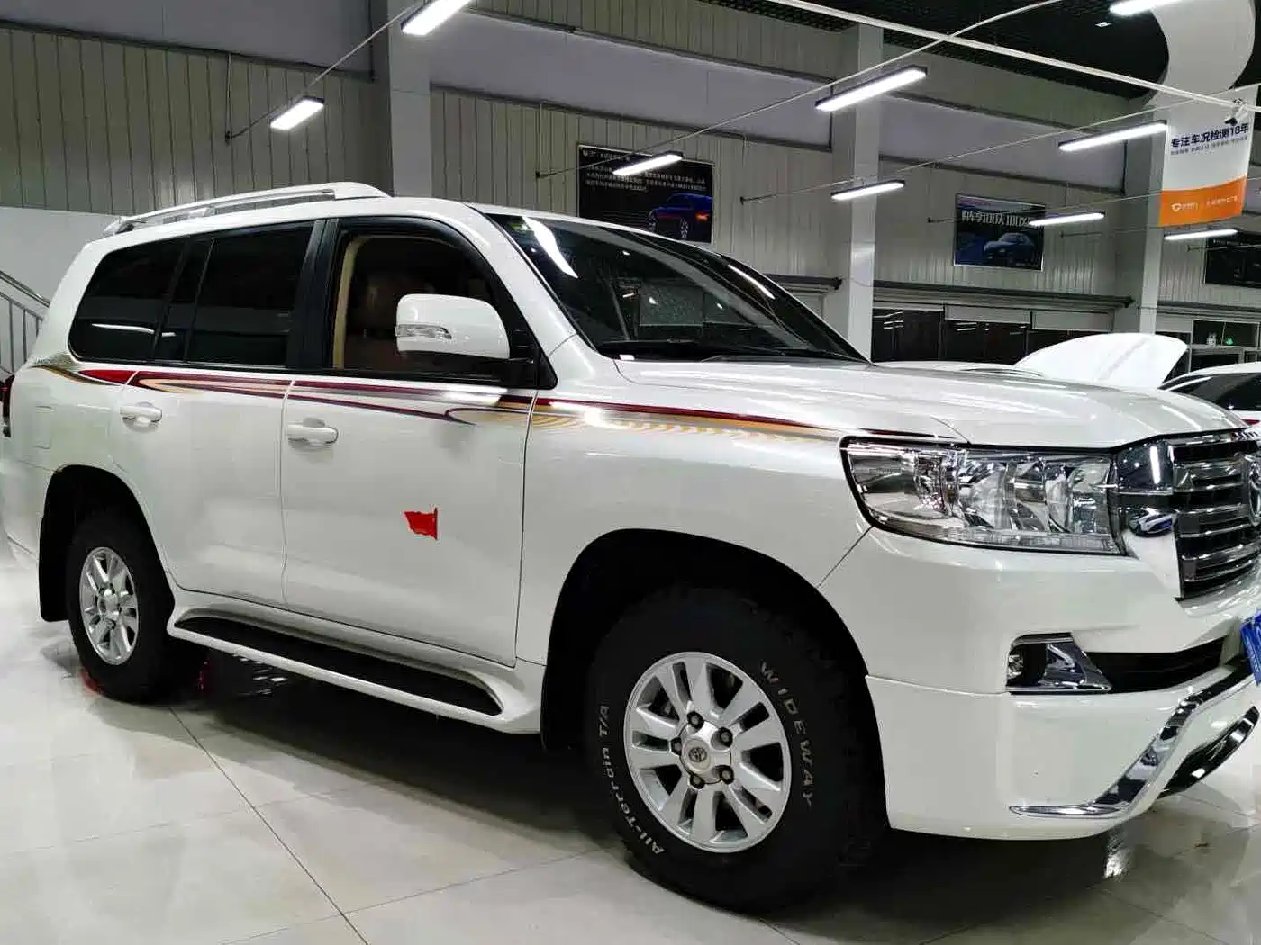 Toyota Land Cruiser (Import) фото 3