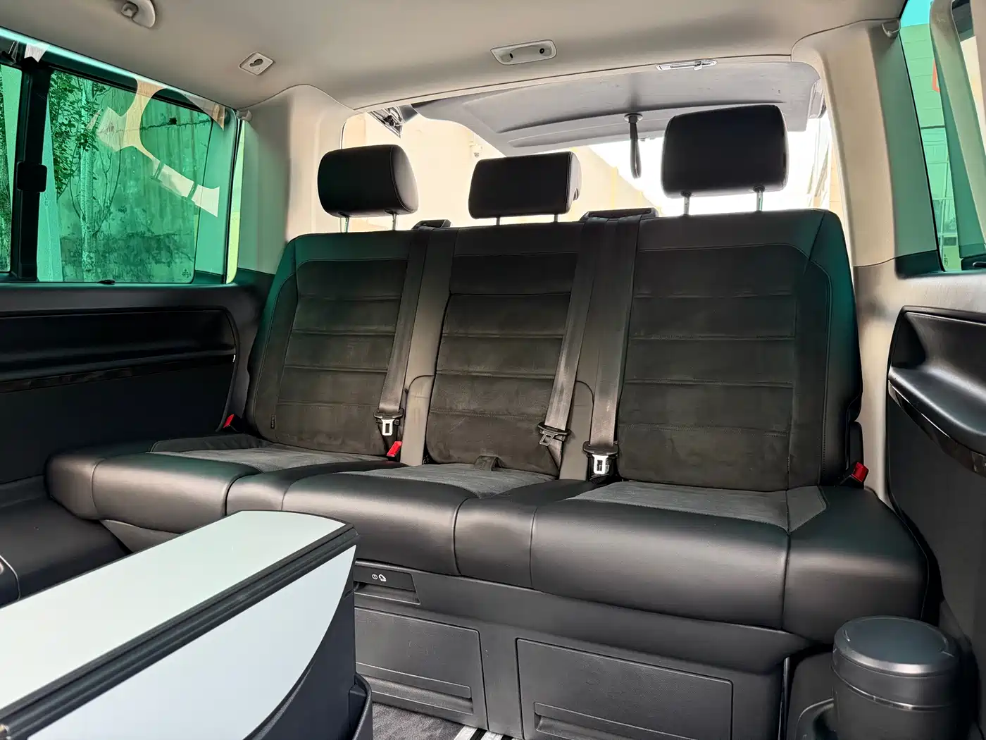 Volkswagen Multivan 2018 2.0TSI 4WD Premium Edition 7-Seater фото 19