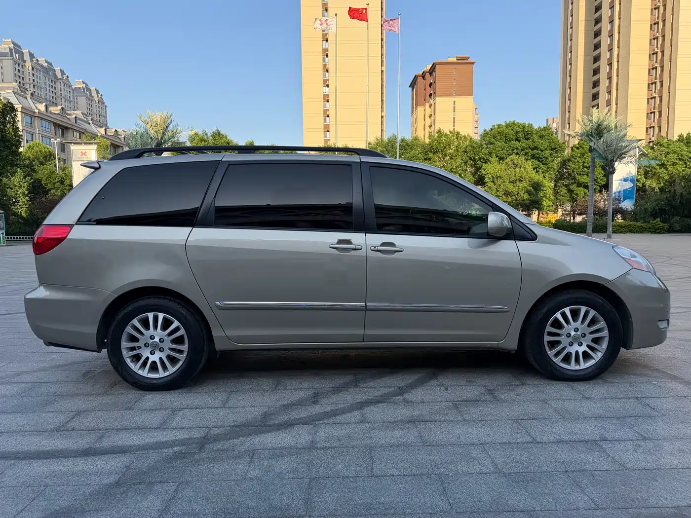 Toyota Sienna фото 6