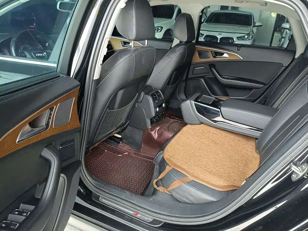 Фото 7 - Audi A6L