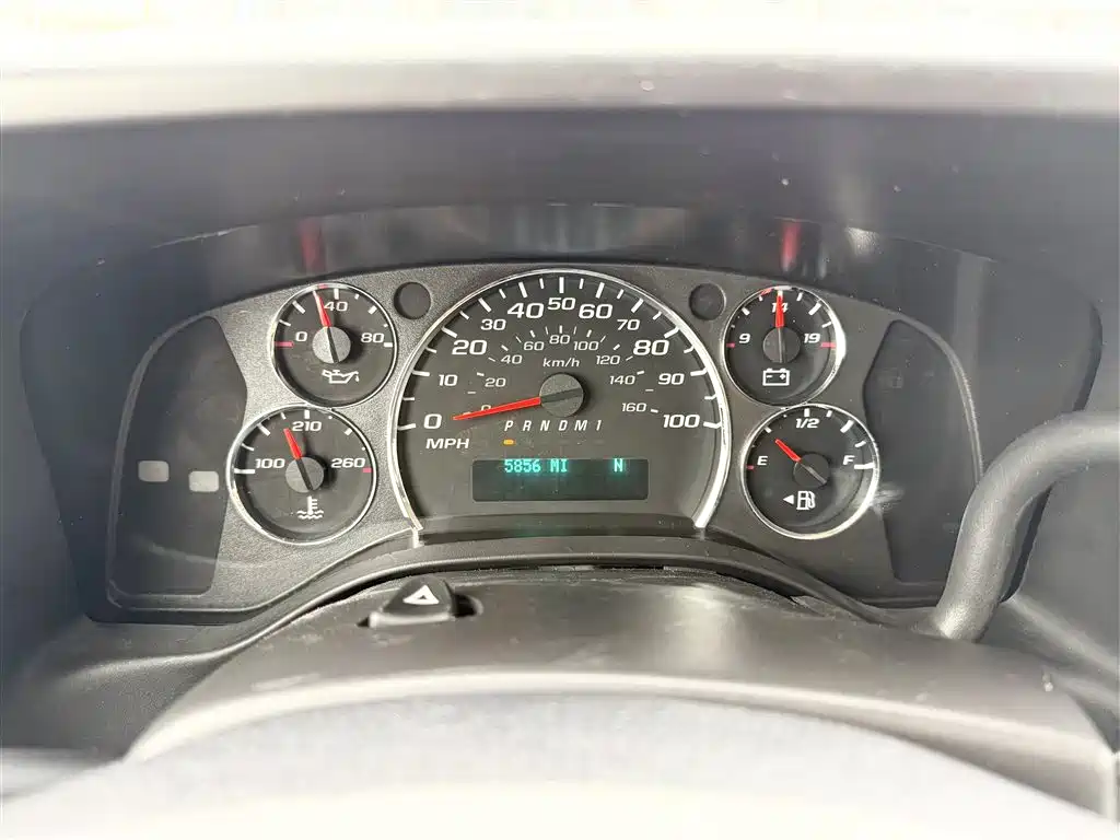 GMC Savana 2012 6.0L Leader Classic Edition фото 8