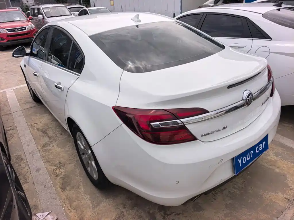 Photo 4 - Buick Regal