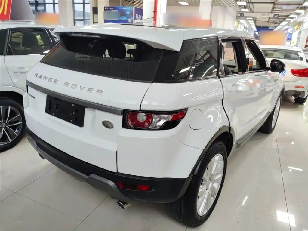 Land Rover Range Rover Evoque 2015 2.0T 5-Door Intelligent Edition фото 23