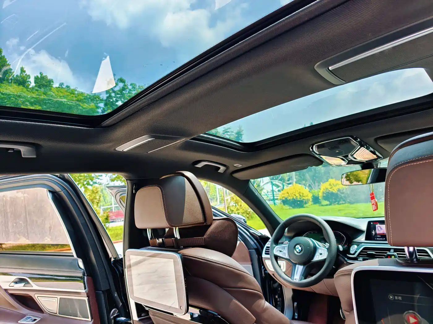 Photo 21 - BMW 7 Series